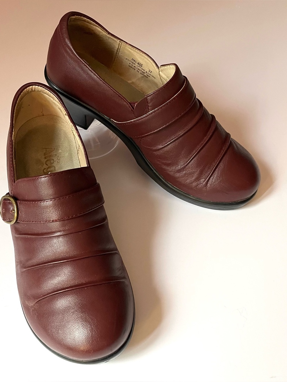 Alegria Halli Carmenere Burgundy Leather Pleated Clogs Mules Sz EU 37 / US 6.5-7
